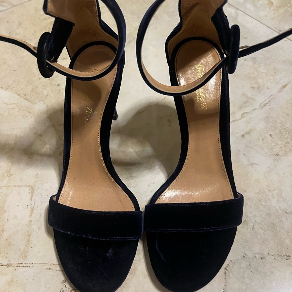 Gianvito Rossi Navy Velvet Heels